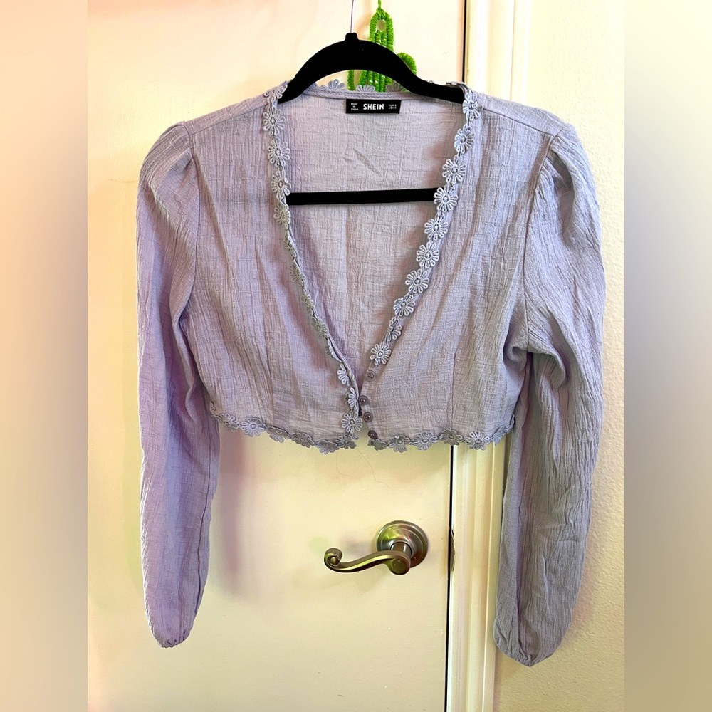 Blue crop top blouse with flowers